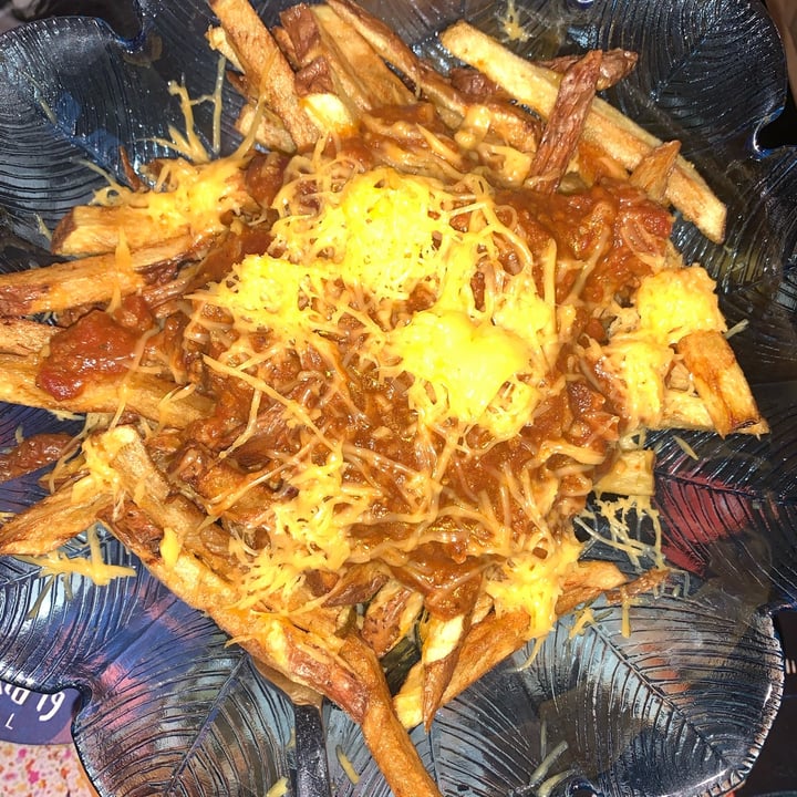 photo of Garage Sale Vegan Chilli Cheese Fries shared by @tiascaz on  02 Oct 2022 - review
