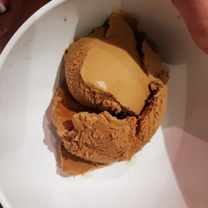 photo of So Delicious Dairy Free Cold Brew Coffee Coconutmilk Frozen Dessert shared by @hbchic on  14 Mar 2021 - review
