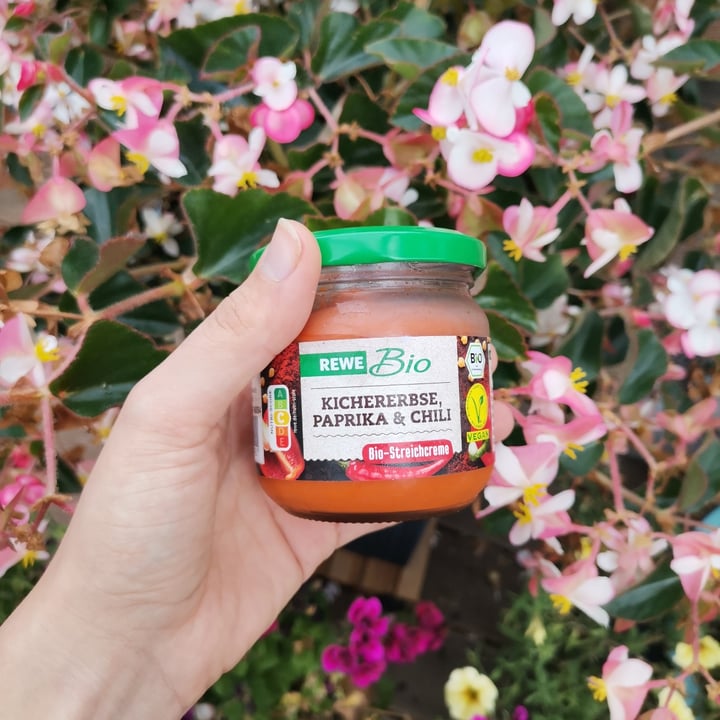 photo of Rewe Bio Kichererbse, Paprika, Chili Streichcreme shared by @sophiaschelhase on  26 Sep 2021 - review