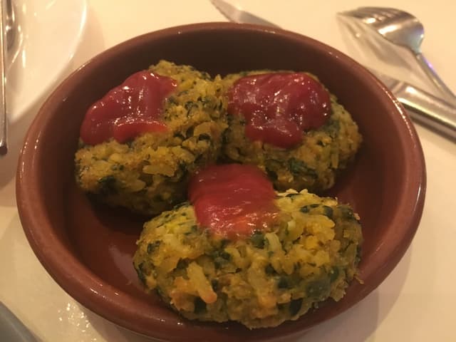 Photo of the dish “Patty de arroz, cebolla, y brócoli”