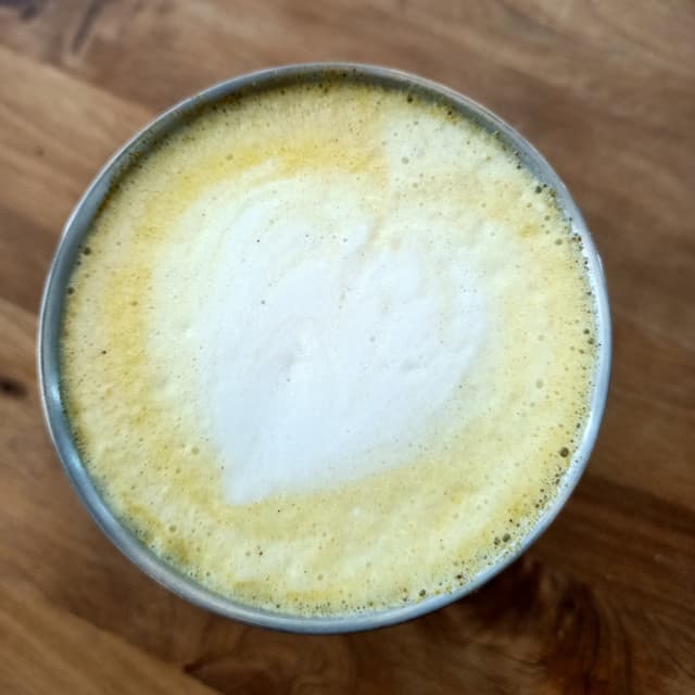 Foto do prato “Turmeric Latte with Coconut Milk”