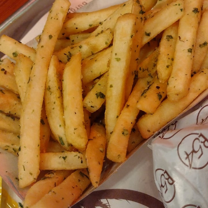 review photo of Burger 54 Papas fritas con provezal shared by @selene08 on 12 Oct 2021 - review