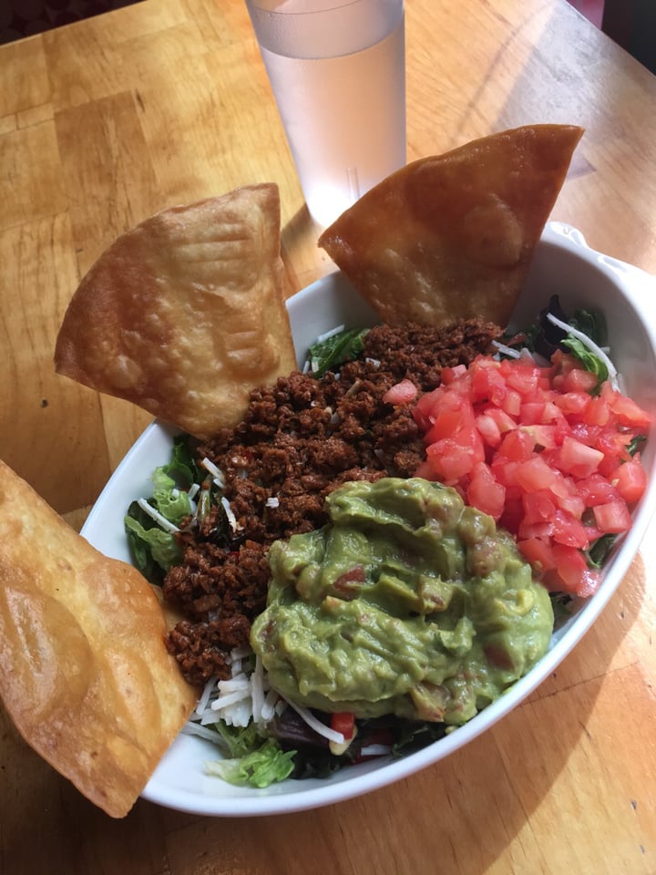 photo of Baby Salsa Mexican Restaurant Taco Salad with Chorizo shared by @shortcats on  15 Jul 2018 - review