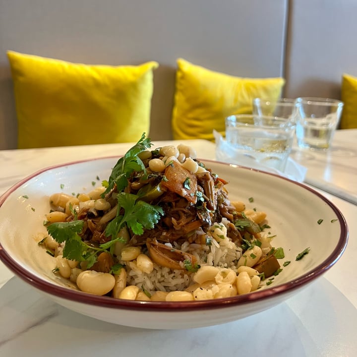 review photo of Muchos Vegan Ropa Vieja shared by @andeetheexplorer on 24 Feb 2022 - review