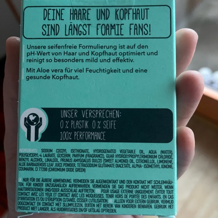 review photo of Foamie Festes Shampoo shared by @alealbe on 12 May 2022 - review