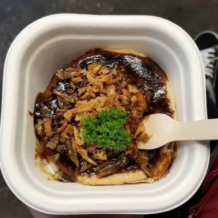 photo of Young Vegans Pie Shop Steak and Ale Pie shared by @buzelders on  22 Jun 2021 - review