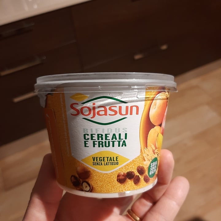 photo of Sojasun Bifidus Yogurt Cereali e Frutta shared by @melb83 on  08 Apr 2022 - review