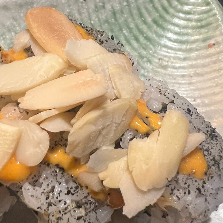 photo of Domò Sushi Mandorla vegan shared by @aananga on  31 Oct 2022 - review