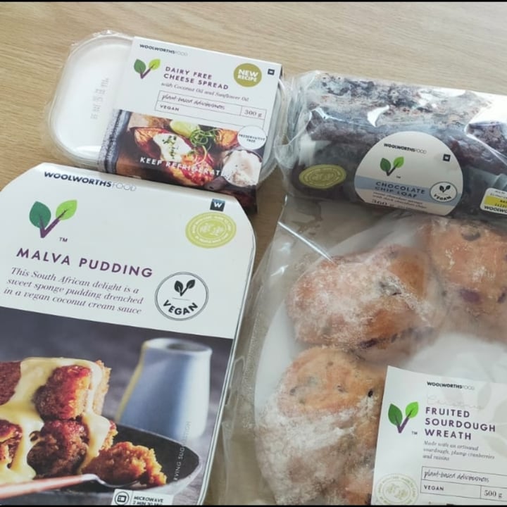 review photo of Woolworths Fruited sourdough wreath shared by @carolize on 12 Jan 2022 - review