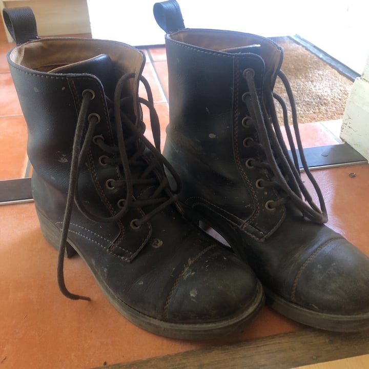 photo of Will's Vegan Store Work boots shared by @marinapatt on  19 Apr 2020 - review