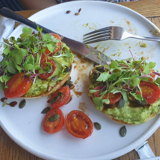 Photo of the dish “Smashed Avo Sandwich”