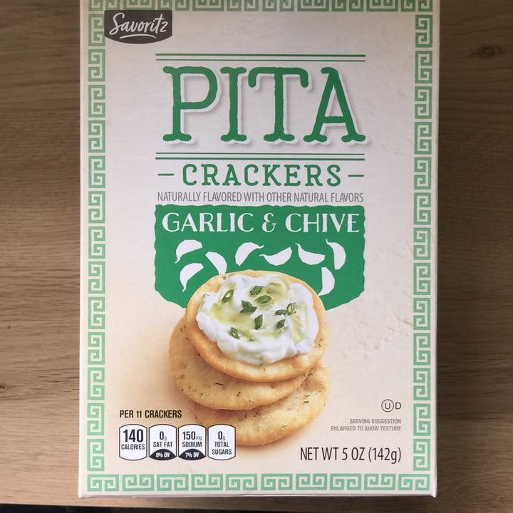 photo of Savoritz Garlic and Chive Pita Crackers shared by @emmc1 on  01 Jun 2021 - review
