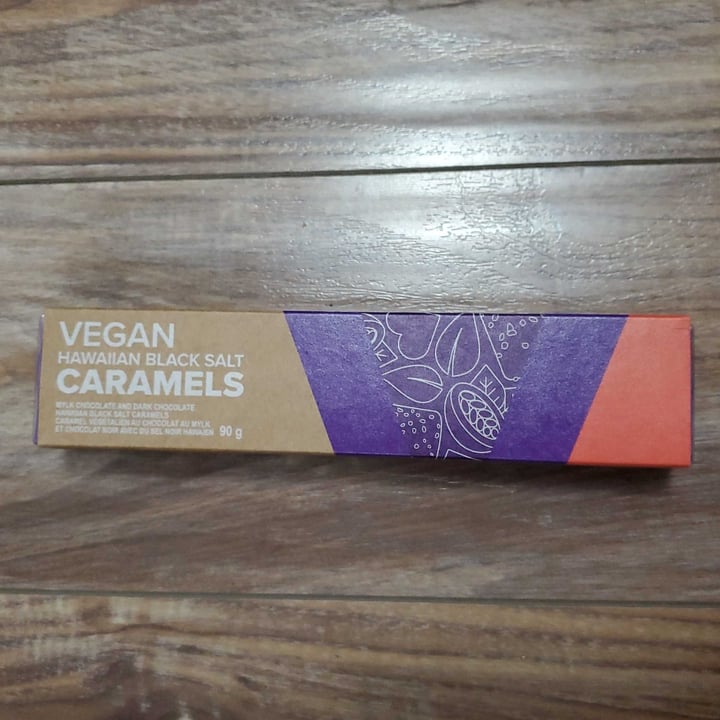 review photo of Purdy's Chocolatier Vegan Caramels with Black Hawaiian Salt shared by @alistairjackson on 12 Nov 2022 - review