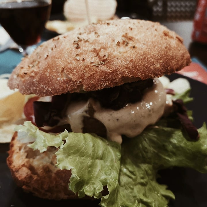 photo of Café-bar O Bo xantar Hamburguesa Vegana shared by @andreaportelaf on  27 Sep 2020 - review