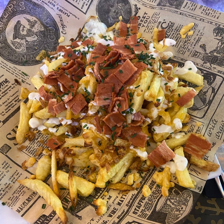 photo of Freedom Cakes Cheese Vacon Fries shared by @blancavinas on  06 Jan 2021 - review