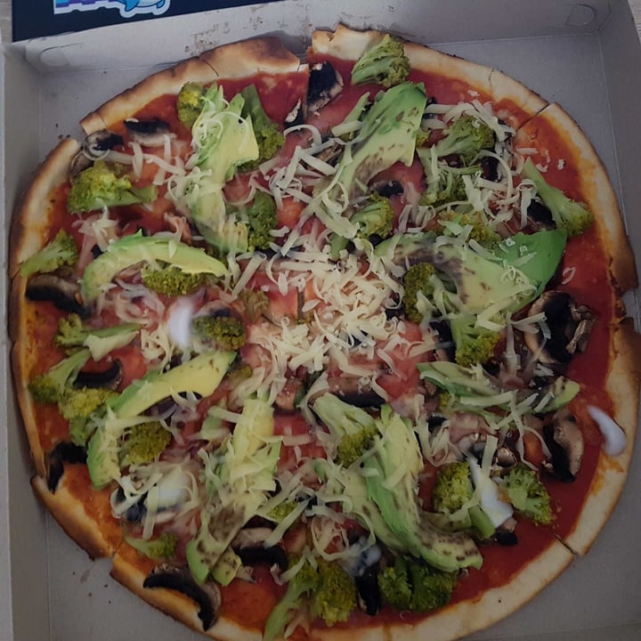 review photo of Boston Slice Green slice pizza shared by @anribrand on 11 Dec 2020 - review