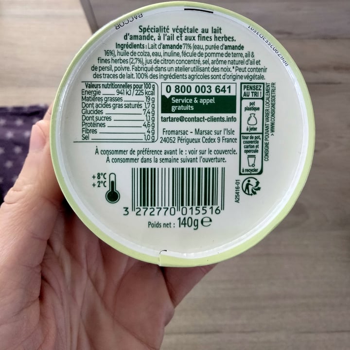 review photo of Tartare 100% végétal au lait d'amande ail et fines herbes shared by @clairett on 12 Jan 2022 - review