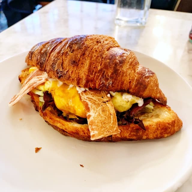 Foto del piatto “Bacon Egg & Cheese Sandwich”