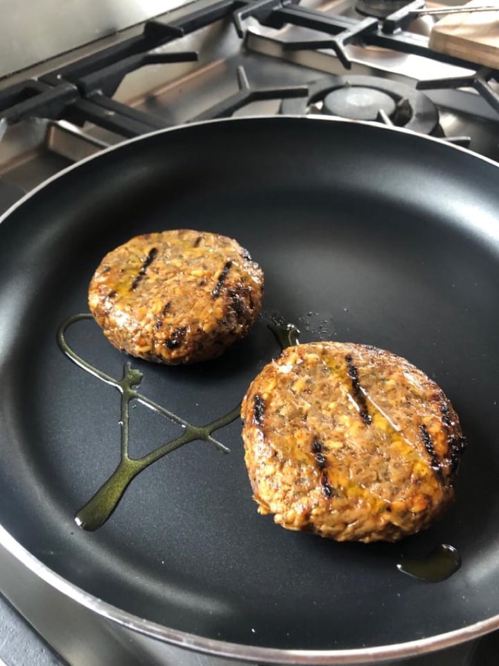 photo of Urban Vegan Burger Patties 2 Flame Grilled shared by @lollygreve on  19 Nov 2019 - review