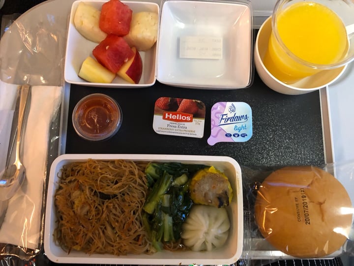 photo of Singapore Airlines Limited In flight Veg Vegan Breakfast shared by @consciouscookieee on  20 Jul 2019 - review