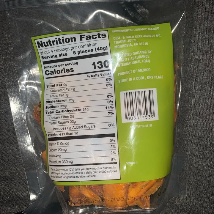 photo of Trader Joe’s dried mango Dried Mango shared by @prettybbzia on  06 Apr 2022 - review