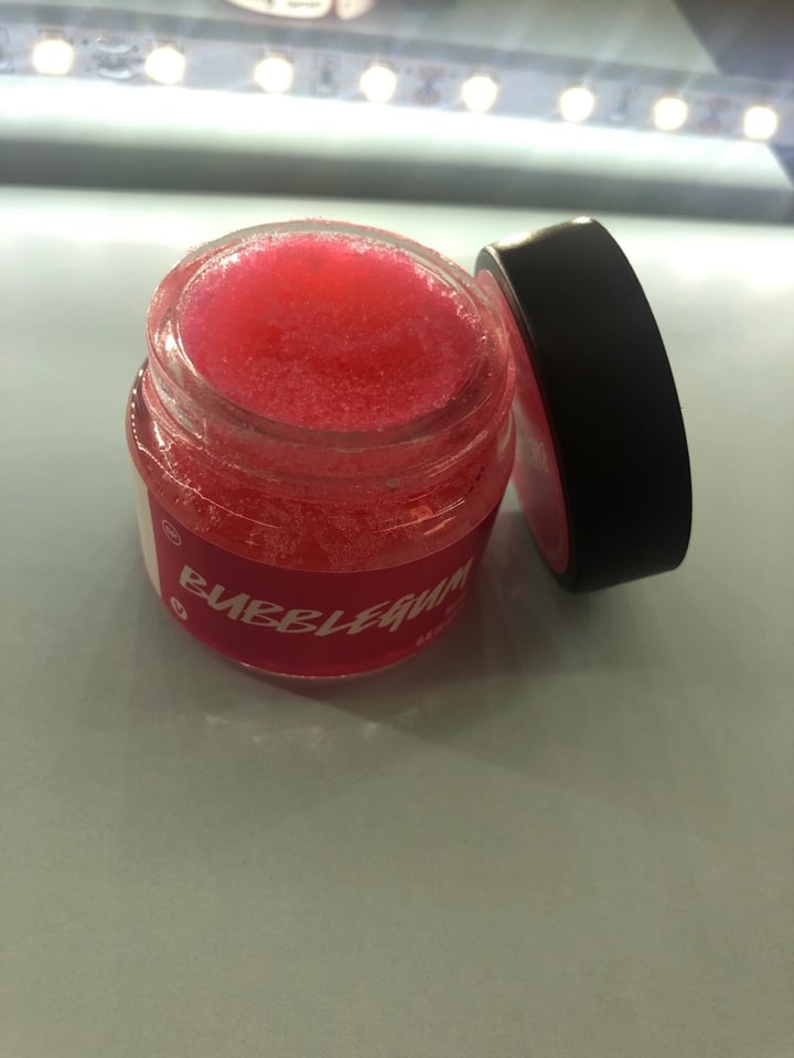 photo of LUSH Fresh Handmade Cosmetics Bubblegum Lip scrub shared by @oliviajanelle31 on  14 Dec 2019 - review