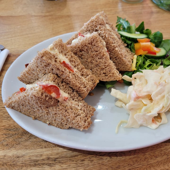 photo of Stained Glass Centre Hummus and Roasted Red Pepper Sandwich shared by @mollymoomoo on  06 Jan 2022 - review