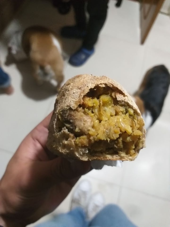 photo of La Mesa Vegetariana Baked Empanada shared by @cabetotal93 on  17 Mar 2020 - review