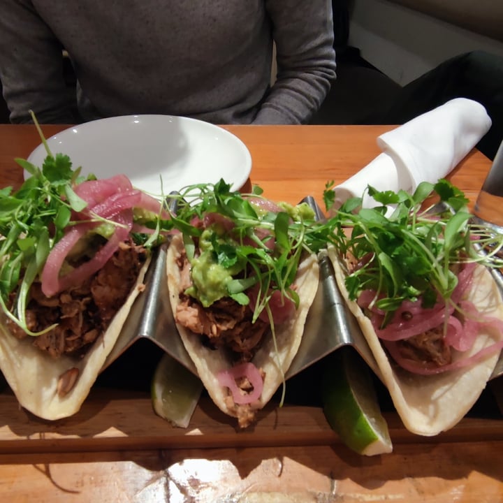 photo of Blossom on Columbus Jackfruit Tacos shared by @itslara on  23 Nov 2021 - review