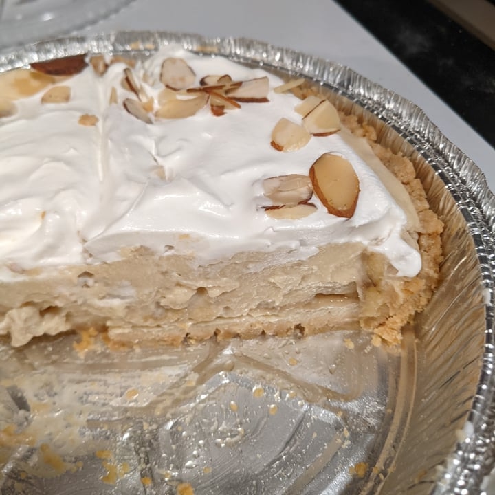 review photo of Therapy Ice Cream and Coffee Bar Vegan Banana Cream Pie shared by @fuzzydestroyer on 01 Mar 2022 - review
