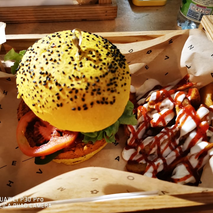 photo of Flower Burger Spicy cecio shared by @valentinacanepa on  01 Feb 2022 - review