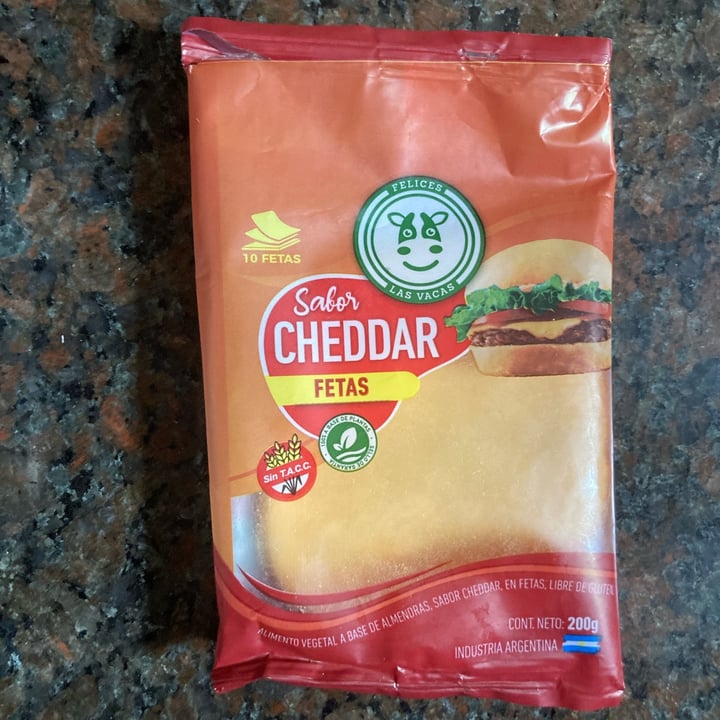 photo of Felices Las Vacas Queso en fetas sabor chedar shared by @micaelacarnovale on  06 Feb 2022 - review