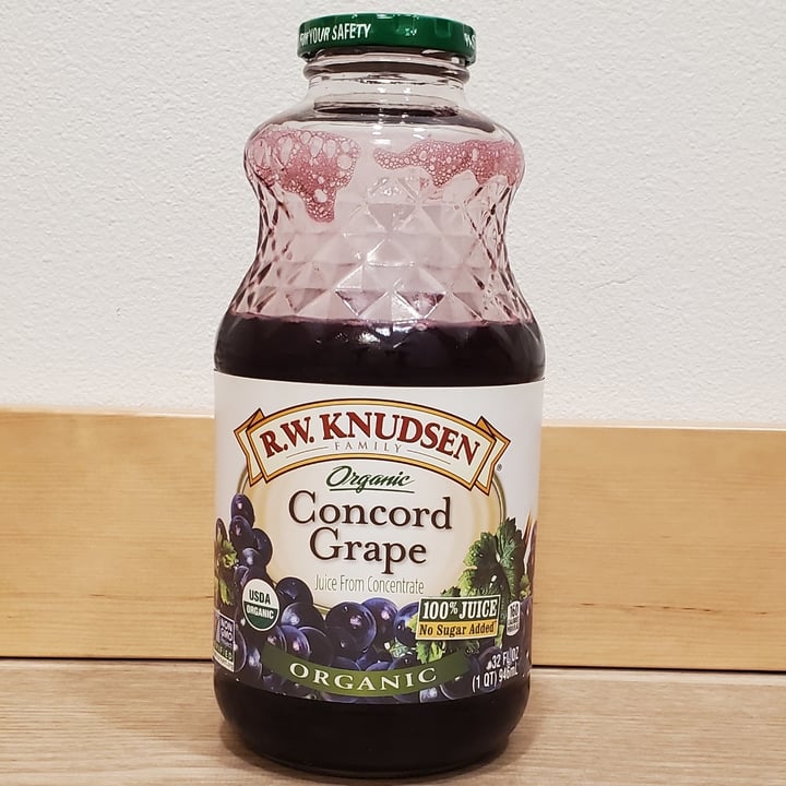 photo of R.W. Knudsen Organic 100% concord grape juice shared by @brtjohns on  19 Mar 2022 - review