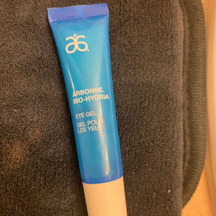 photo of Arbonne Bio hydria eye gel shared by @tayloramatuzzo on  30 Dec 2020 - review