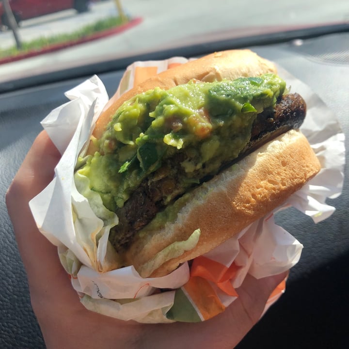 photo of Plant Power Fast Food Holy Guacamole Burger shared by @smallbird on  15 Jun 2021 - review