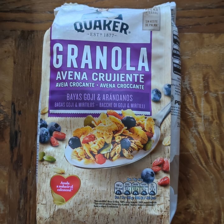 photo of Quaker Granola de avena crujiente shared by @zebbino on  29 Jun 2022 - review