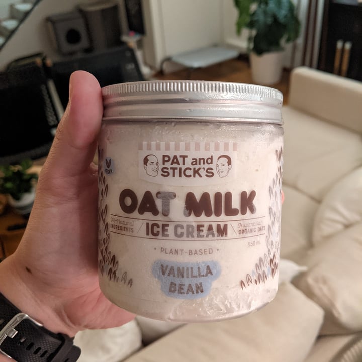 photo of The Pat and Stick Homemade Co. Vanilla Bean Oat Milk Ice Cream shared by @davidvu on  16 Nov 2021 - review