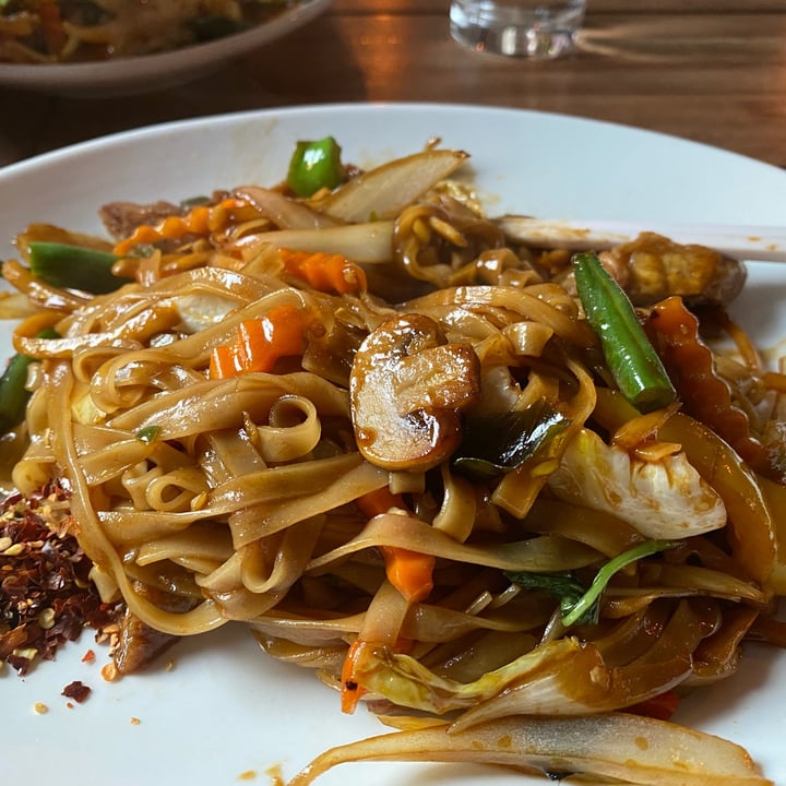 review photo of The Blue Anchor Portslade Tofu pad thai shared by @hgoeseast on 05 Sep 2022 - review