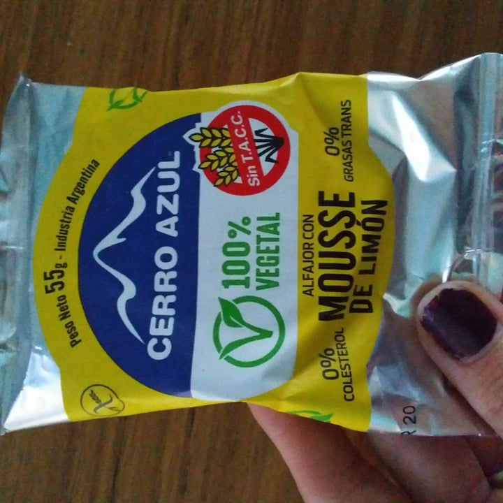 review photo of Cerro Azul Alfajor con Mousse de Limón shared by @daiana29 on 20 Feb 2020 - review