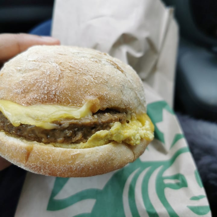 photo of Starbucks Beyond Meat Breakfast Sandwich shared by @dhanipatel on  14 Jan 2021 - review