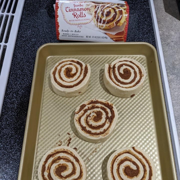 review photo of Trader Joe's Jumbo Cinnamon Rolls shared by @prismaticpattern on 29 May 2022 - review