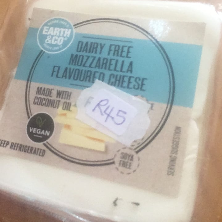photo of Earth & Co Dairy free mozzarella cheese shared by @rohan on  30 Sep 2021 - review