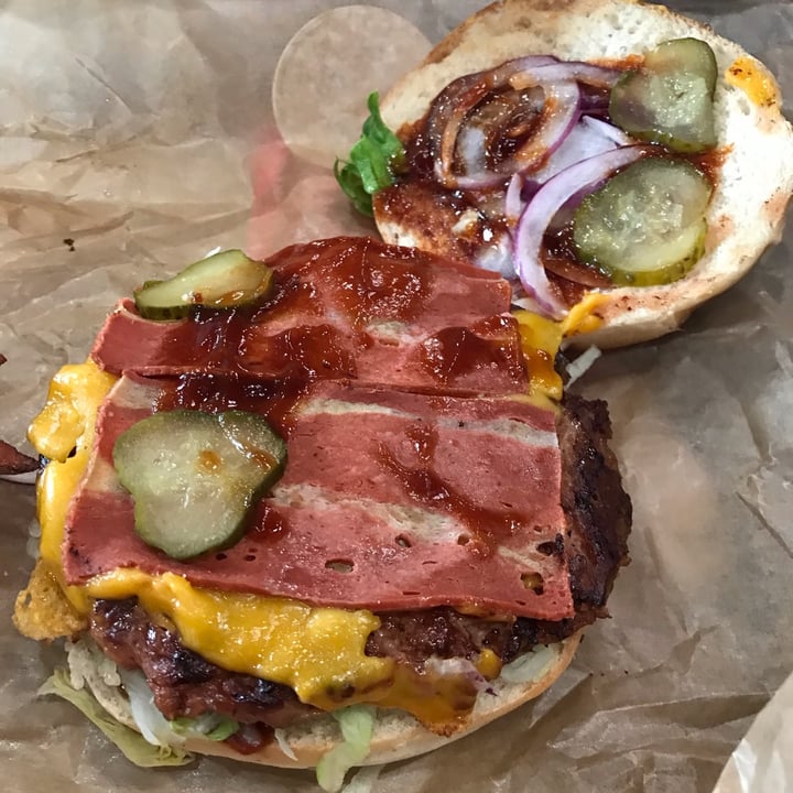 photo of Green Farmer's Paris 09 Vegan bacon burger shared by @llonguetina on  11 Nov 2021 - review
