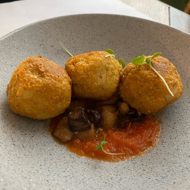 review photo of Mi Manchi Polpette melanzonne shared by @linis on 30 Mar 2022 - review
