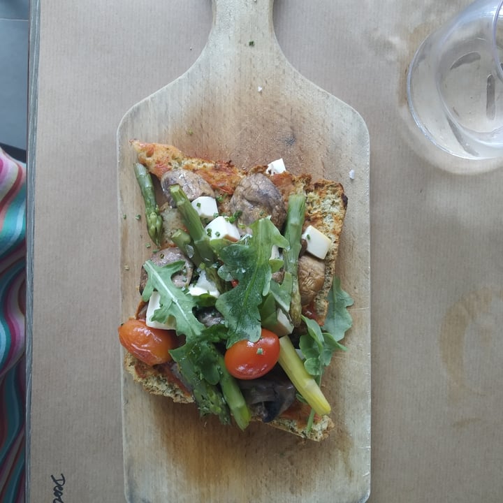 photo of Aromatic Restaurant Focaccia con tofu shared by @marihania on  15 Jul 2022 - review
