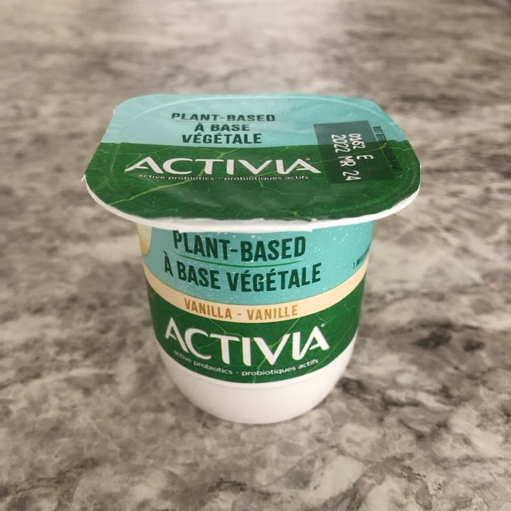 photo of Activia Plant Based Probiotic Yogurt Vanilla shared by @tttayconn on  27 Mar 2022 - review