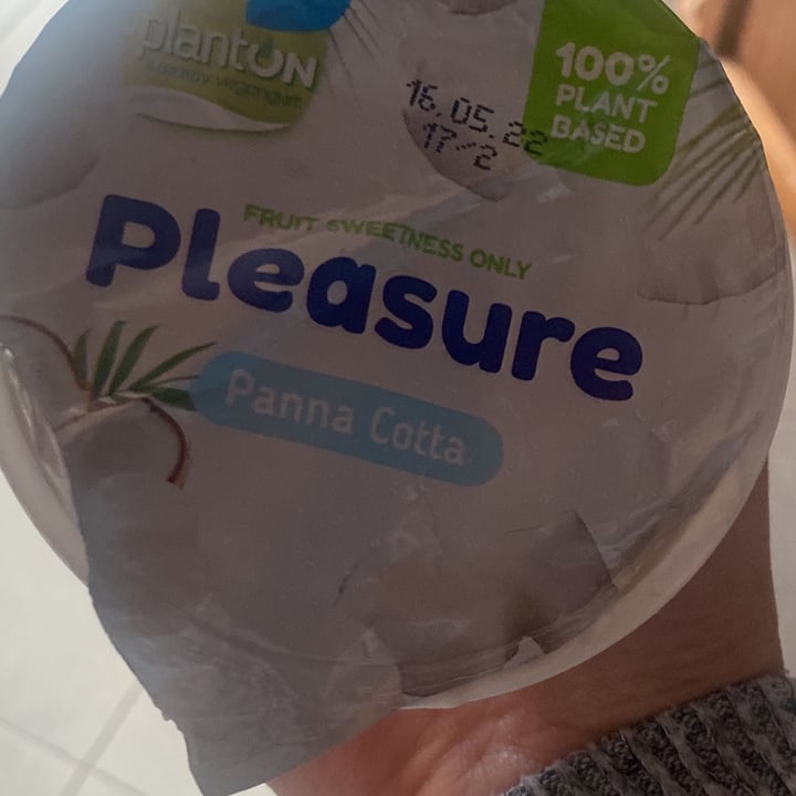 photo of Planton Panna Cotta Pleasure coconut yogurt shared by @carmenpia97 on  27 Apr 2022 - review