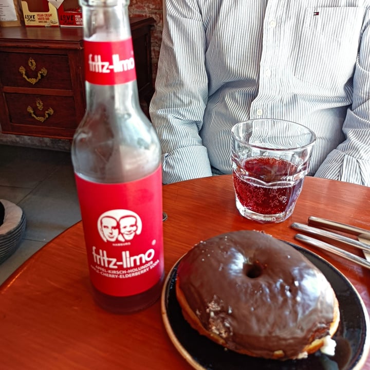 photo of Bite Me Café Donut de chocolate shared by @fermina on  06 Jun 2021 - review