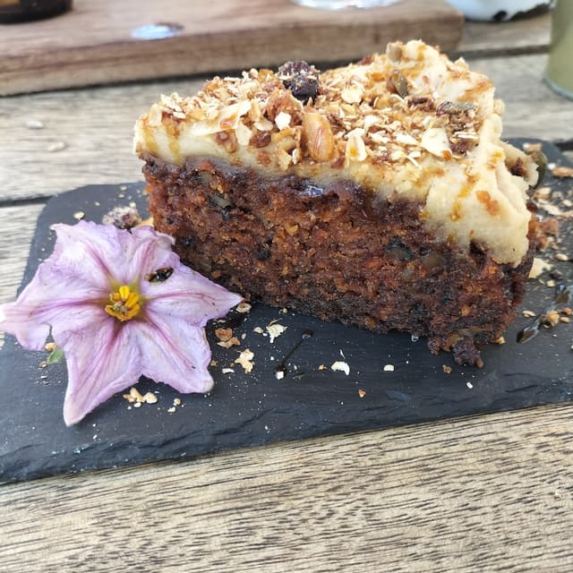 「carrots cake」の料理の写真