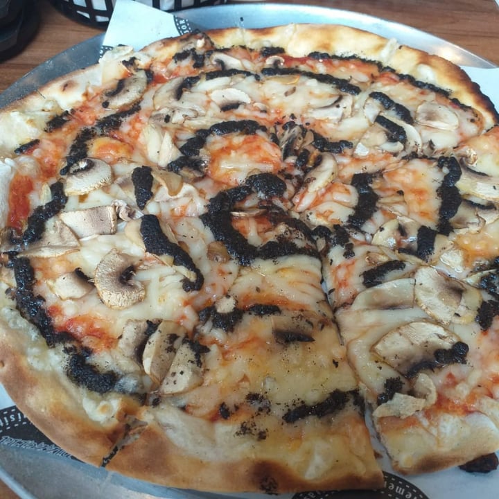review photo of A leña Pizza Truffle shared by @laveganaclara on 11 Sep 2021 - review